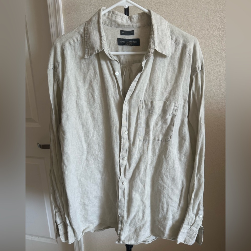 Banana Republic 100% Irish ☘️ Linen Button Down. Color: Tan/Cream